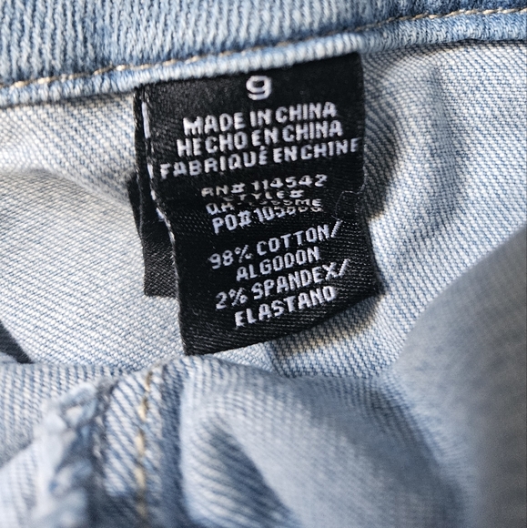 DOLLHOUSE Cropped Wide-Leg, light wash, raw-edge hems Denim Overalls! - Picture 12 of 14